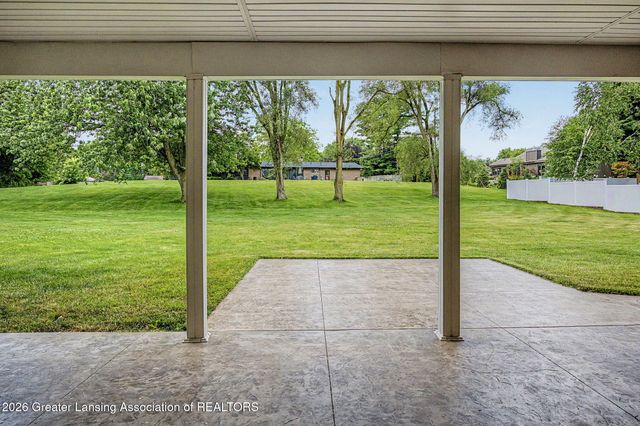 106 Wedgewood Court, Charlotte, MI 48813