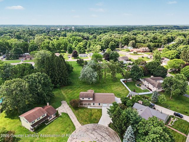 106 Wedgewood Court, Charlotte, MI 48813