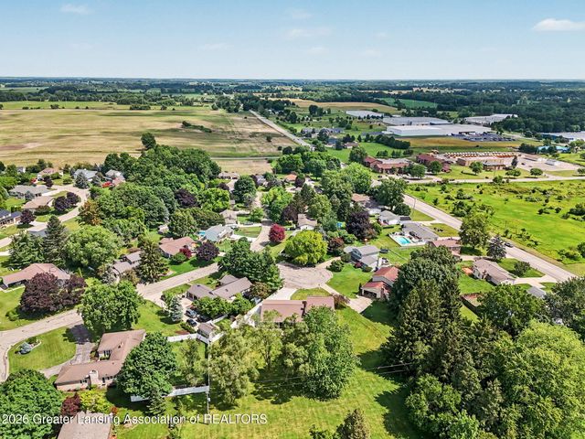 106 Wedgewood Court, Charlotte, MI 48813
