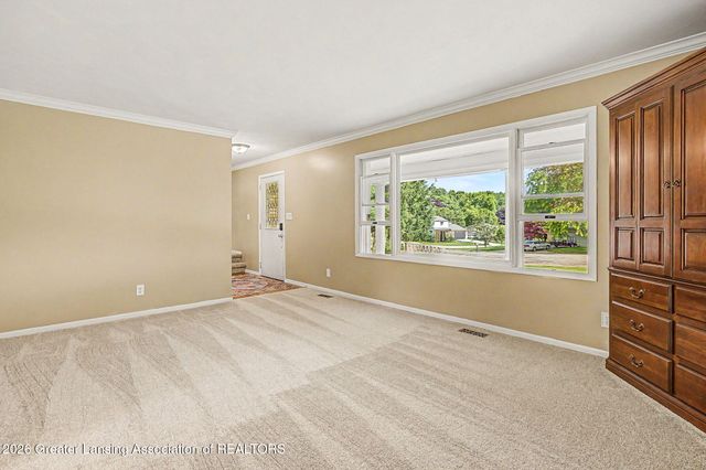 106 Wedgewood Court, Charlotte, MI 48813