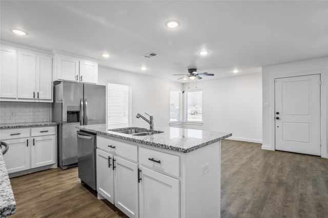 2610 S Fannin Avenue, Denison, TX 75020