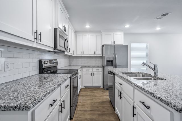 2610 S Fannin Avenue, Denison, TX 75020