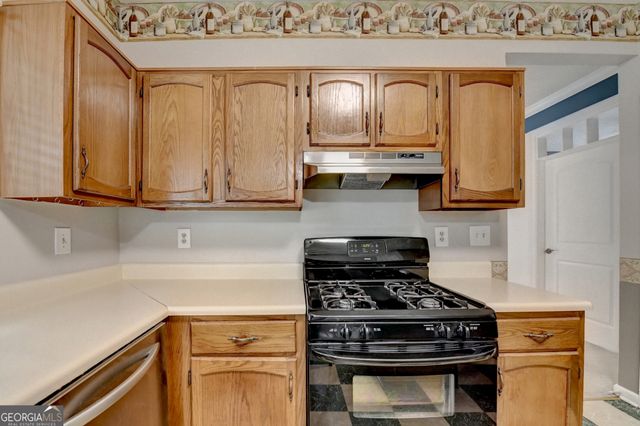 302 Cimarron Way, Lawrenceville, GA 30044