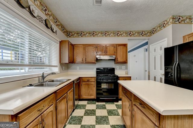 302 Cimarron Way, Lawrenceville, GA 30044