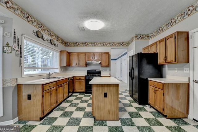 302 Cimarron Way, Lawrenceville, GA 30044