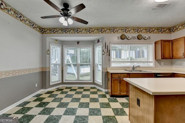 302 Cimarron Way, Lawrenceville, GA 30044