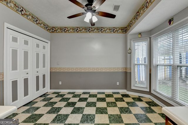 302 Cimarron Way, Lawrenceville, GA 30044