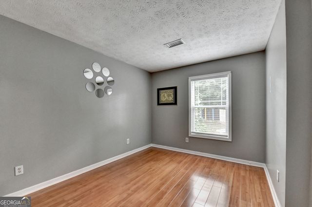 302 Cimarron Way, Lawrenceville, GA 30044