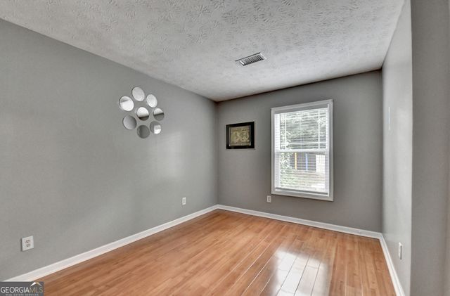 302 Cimarron Way, Lawrenceville, GA 30044