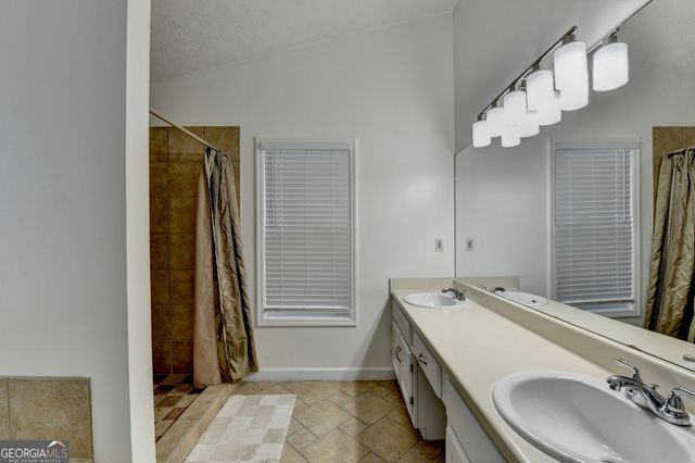 302 Cimarron Way, Lawrenceville, GA 30044