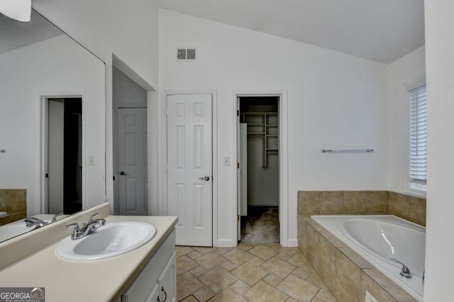 302 Cimarron Way, Lawrenceville, GA 30044