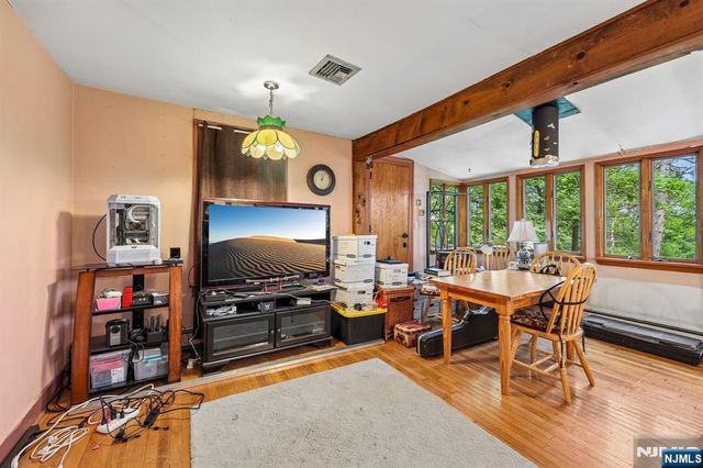 18 Nakomis Path, Lincoln Park Borough, NJ 07035