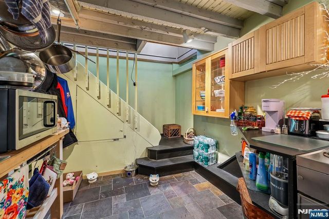 18 Nakomis Path, Lincoln Park Borough, NJ 07035