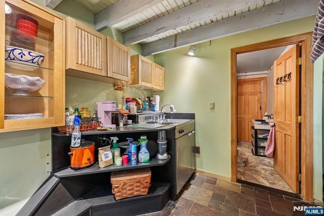 18 Nakomis Path, Lincoln Park Borough, NJ 07035