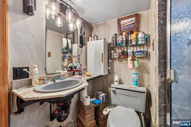 18 Nakomis Path, Lincoln Park Borough, NJ 07035
