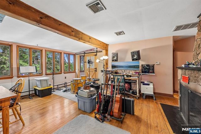 18 Nakomis Path, Lincoln Park Borough, NJ 07035