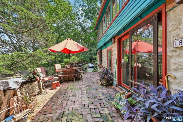 18 Nakomis Path, Lincoln Park Borough, NJ 07035