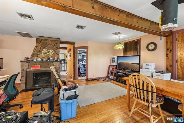 18 Nakomis Path, Lincoln Park Borough, NJ 07035
