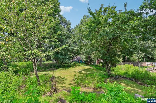 18 Nakomis Path, Lincoln Park Borough, NJ 07035