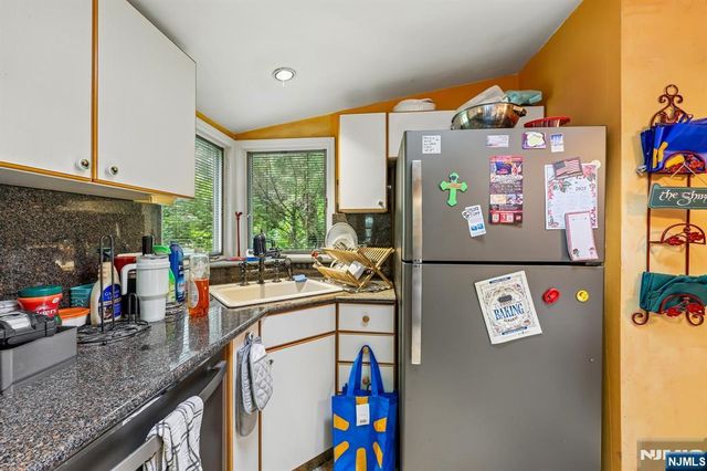 18 Nakomis Path, Lincoln Park Borough, NJ 07035