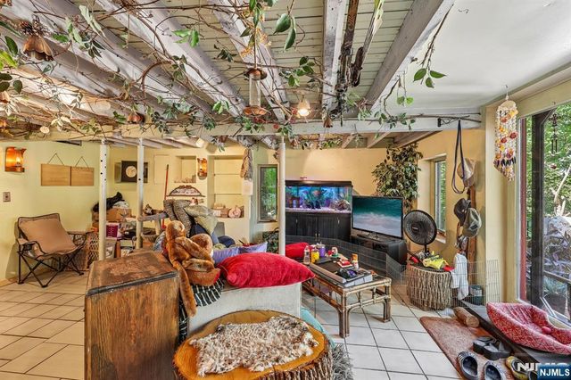 18 Nakomis Path, Lincoln Park Borough, NJ 07035