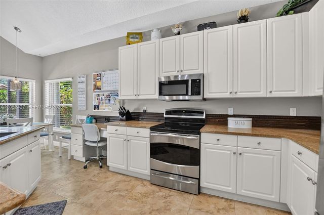 10947 NW 61st Ct, Parkland, FL 33076