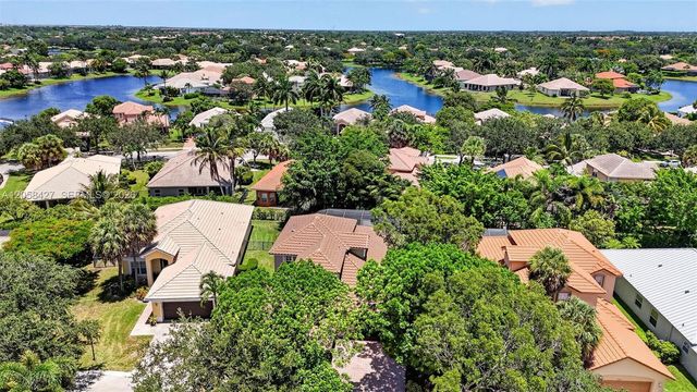 10947 NW 61st Ct, Parkland, FL 33076