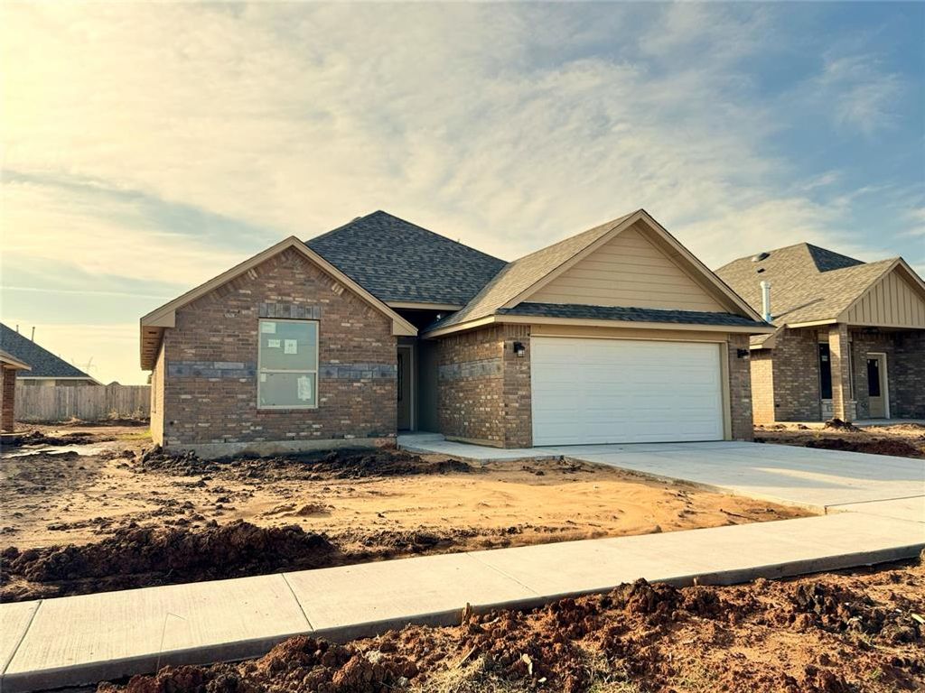 9336 NW 143rd Street, Yukon, OK 73099