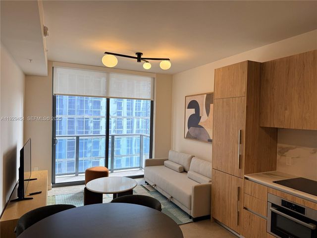 11 NE 6th 1905, Miami, FL 33132