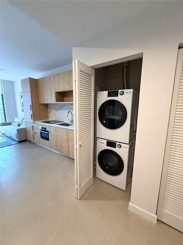 11 NE 6th 1905, Miami, FL 33132