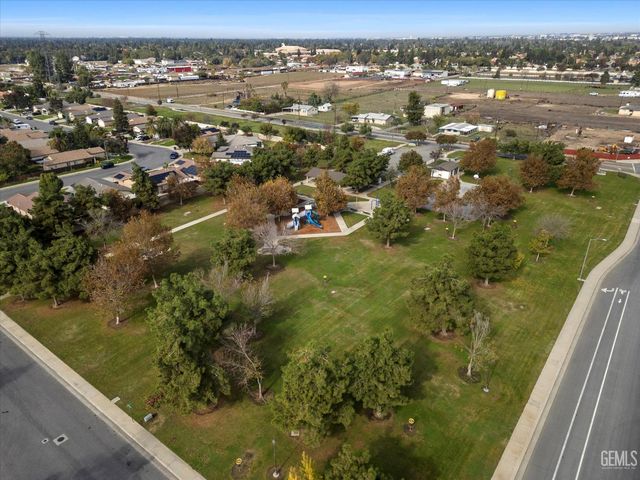 5804 Potenza Lane, Bakersfield, CA 93308
