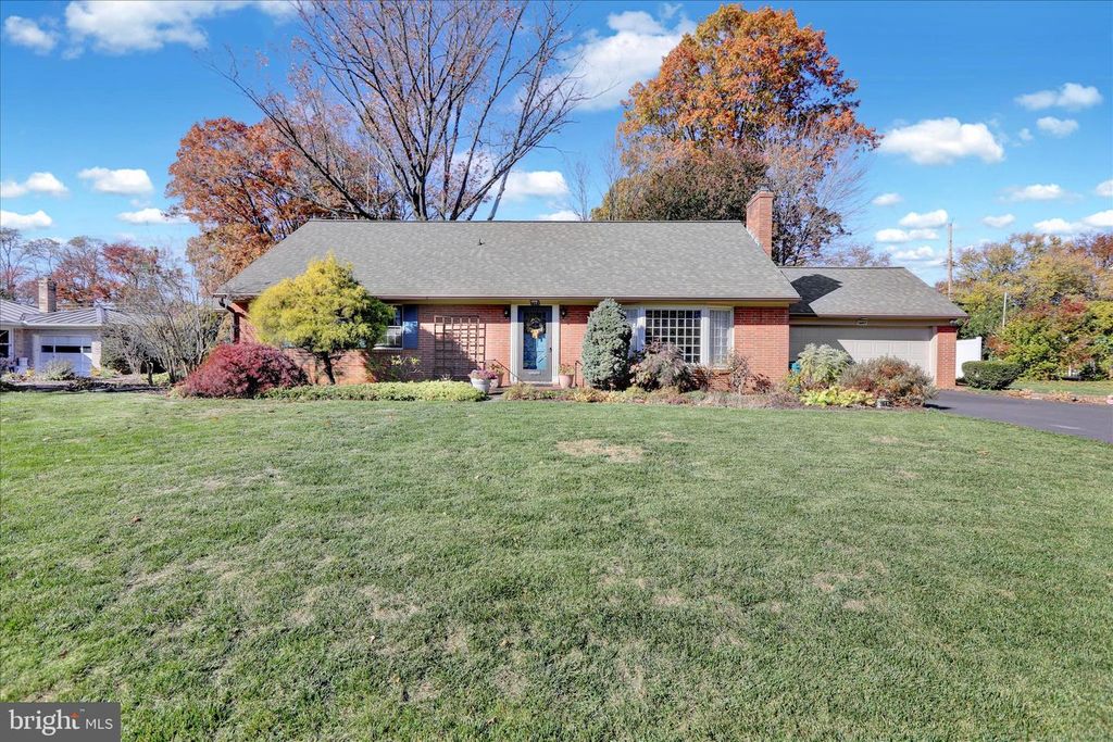 1647 OAK ST, Lebanon, PA 17042