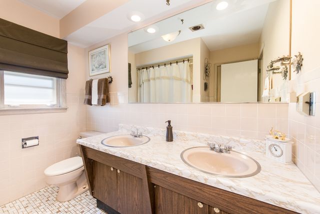1469 Webster Lane, Des Plaines, IL 60018