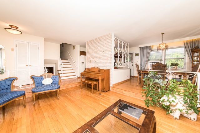 1469 Webster Lane, Des Plaines, IL 60018