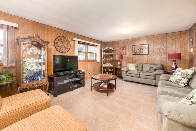 1469 Webster Lane, Des Plaines, IL 60018