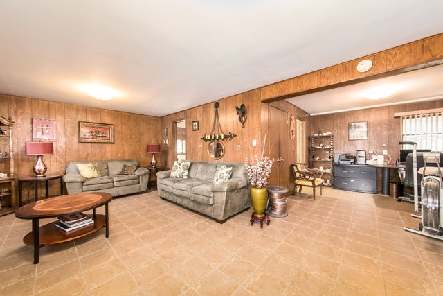 1469 Webster Lane, Des Plaines, IL 60018
