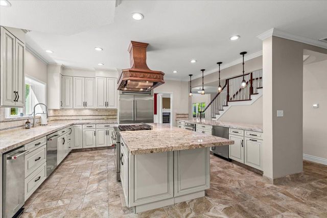 1037 Vienna Dr, Lodi, CA 95242