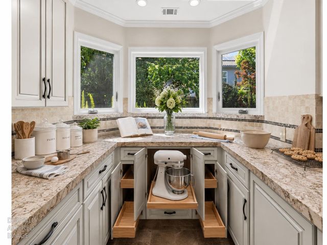 1037 Vienna Dr, Lodi, CA 95242