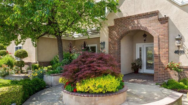 1037 Vienna Dr, Lodi, CA 95242