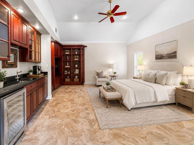 1037 Vienna Dr, Lodi, CA 95242