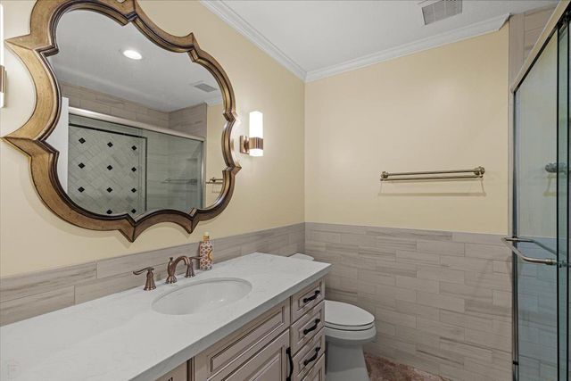 1037 Vienna Dr, Lodi, CA 95242