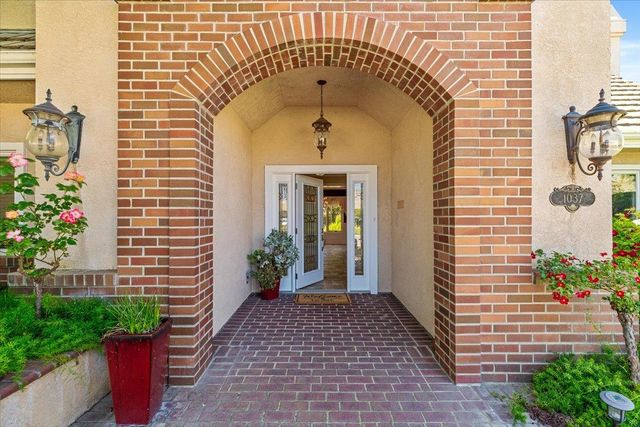 1037 Vienna Dr, Lodi, CA 95242