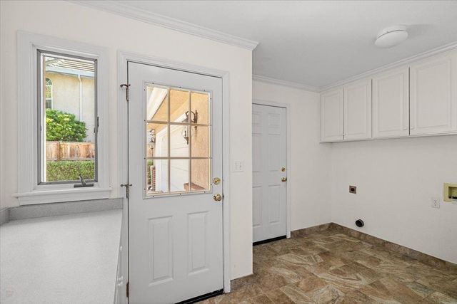 1037 Vienna Dr, Lodi, CA 95242