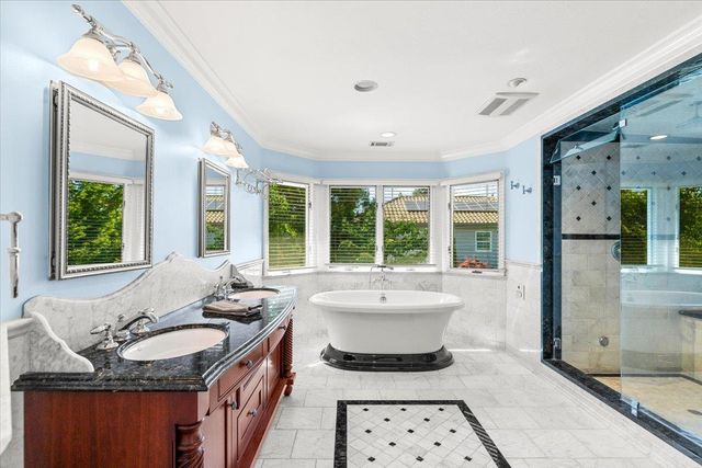 1037 Vienna Dr, Lodi, CA 95242