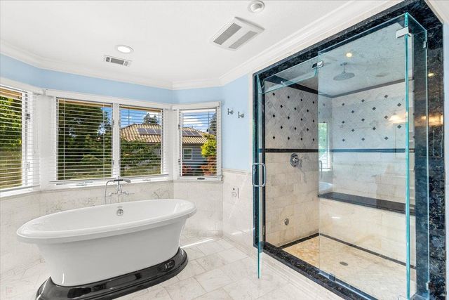 1037 Vienna Dr, Lodi, CA 95242