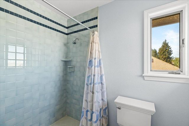 1037 Vienna Dr, Lodi, CA 95242