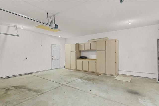 1037 Vienna Dr, Lodi, CA 95242