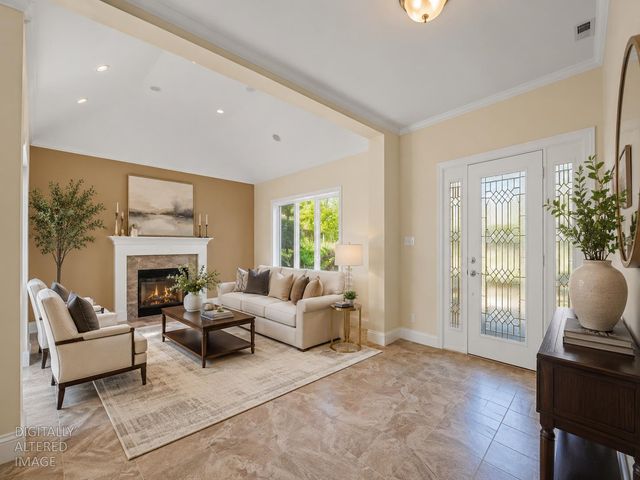 1037 Vienna Dr, Lodi, CA 95242