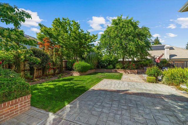 1037 Vienna Dr, Lodi, CA 95242