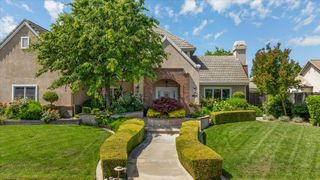 1037 Vienna Dr, Lodi, CA 95242